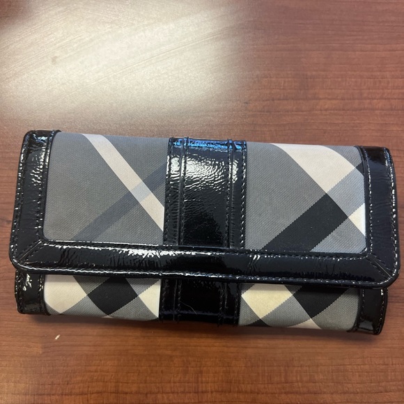 Burberry Nova Check Wallet - Picture 6 of 6